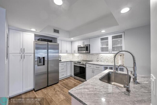 Building Photo - 5000 N Ocean Blvd