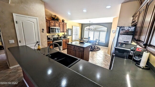 Building Photo - 39019 S Moonwood Dr