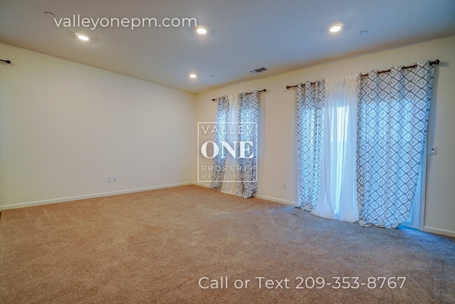 Building Photo - LIKE-NEW SOLAR POWERED HOME, BUILT 2022