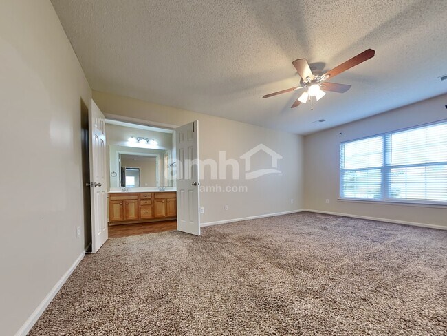 Building Photo - 1073 Briar Rose Ln