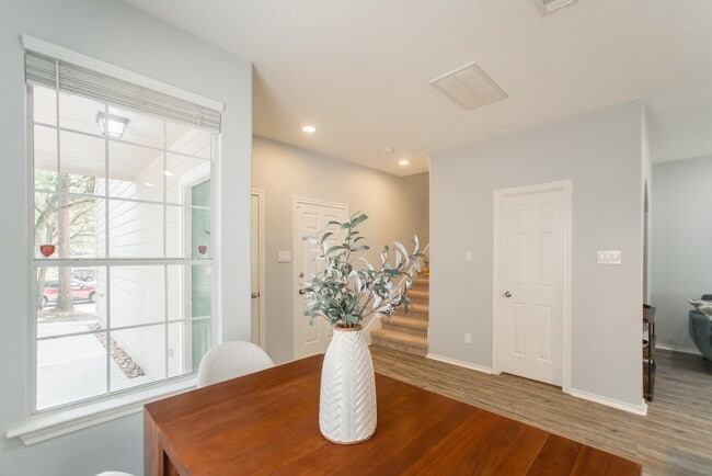 Building Photo - 262 Liriope Ct