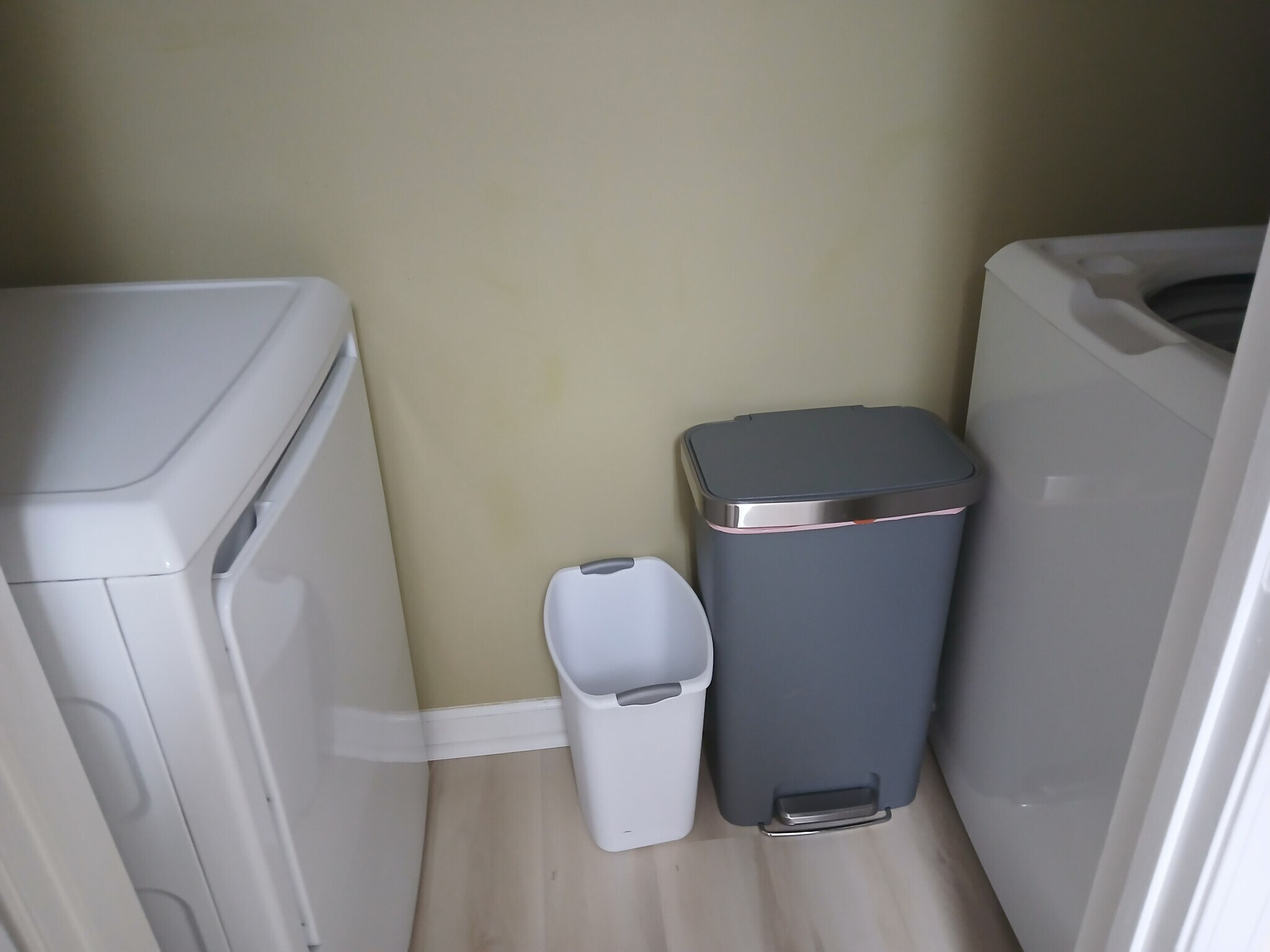 Full-sized washer and dryer in closet off kitchen - 100 Kensington Blvd