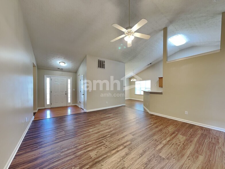 Building Photo - 5455 Yellow Pine Dr