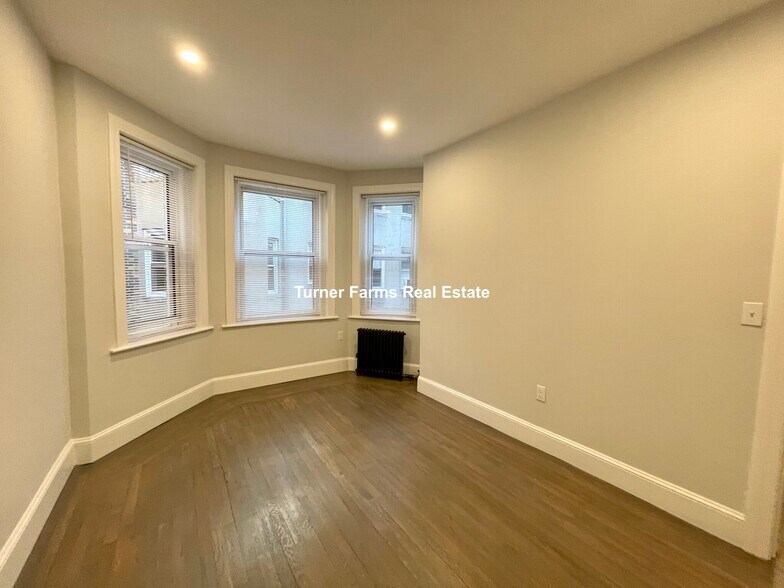 Building Photo - 63 Upland Rd