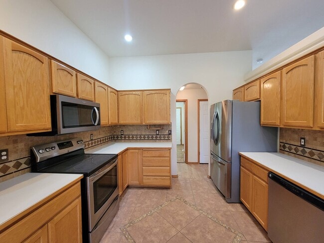 Building Photo - 333 Molokai St