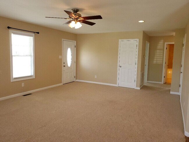 Building Photo - You have to see this beauty!