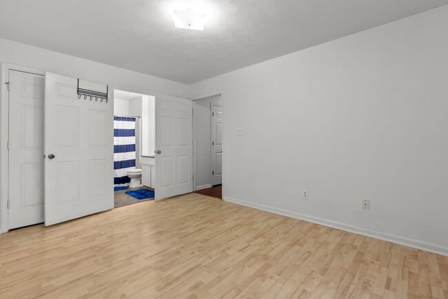 Building Photo - Rent in Virginia Beach!