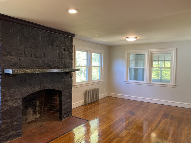 Dining Room - 171 Main Ave