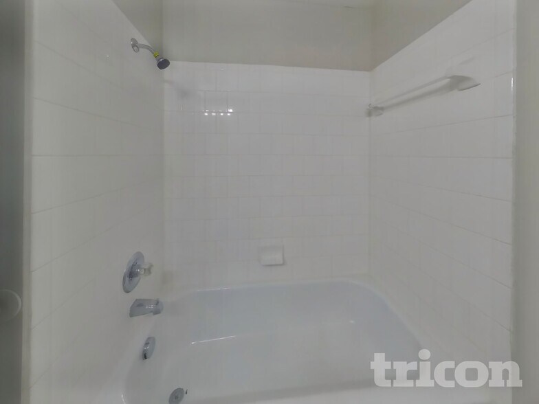 Building Photo - 5008 Asia Ln