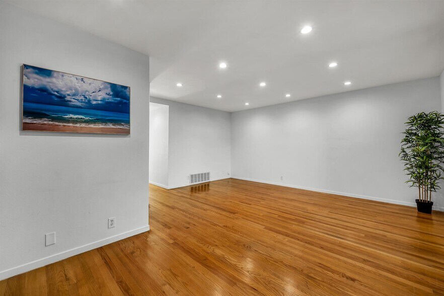 Building Photo - 246 Green Heath Pl