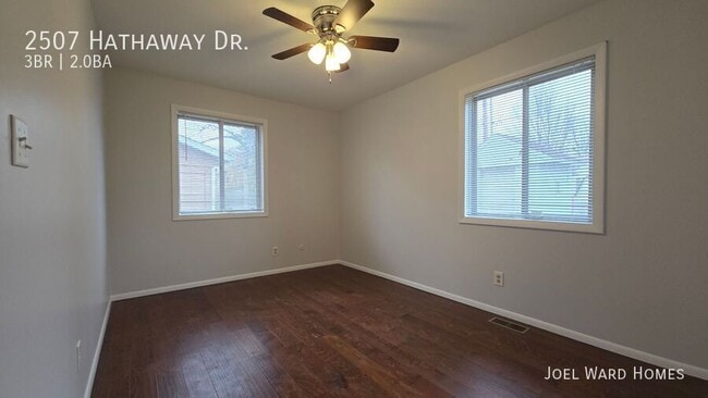 Building Photo - 2507 Hathaway Dr