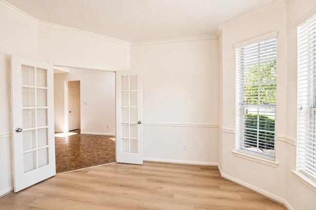 Building Photo - 3303 Belmont River Ln