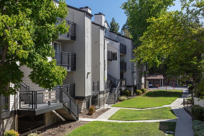 Building Photo - Windsor Ridge