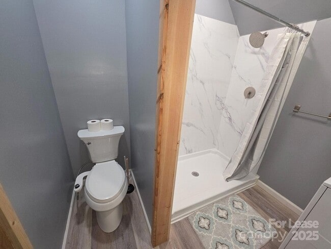 Building Photo - 820 Clearview Rd