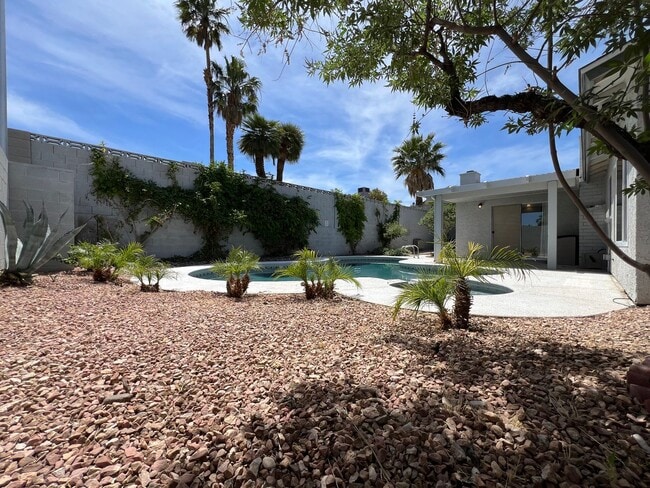 Building Photo - Spacious Single-Story 6-bed 3-bath Oasis with Private Pool and Spa in Spring Valley