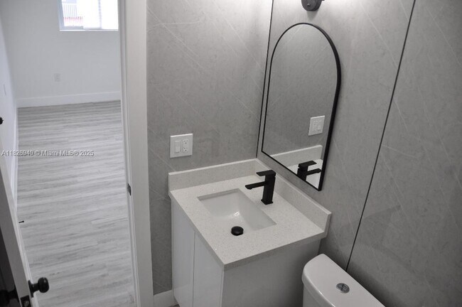 Building Photo - 261 NW 46th Ave