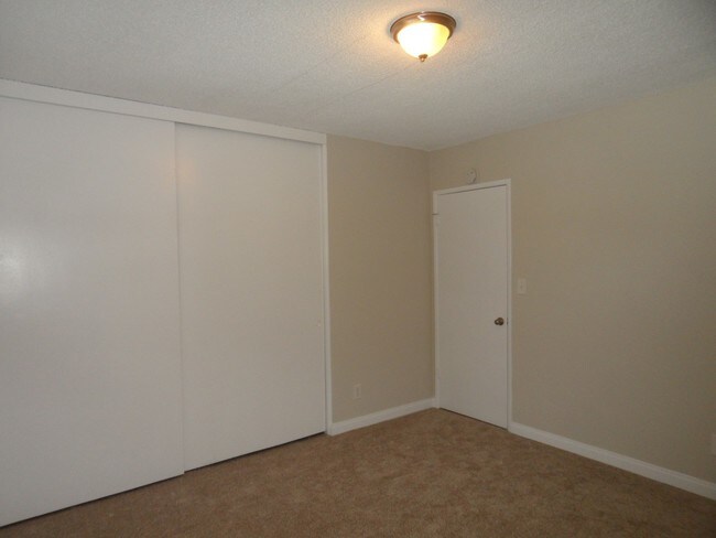 Building Photo - 3704 Altadena Ave