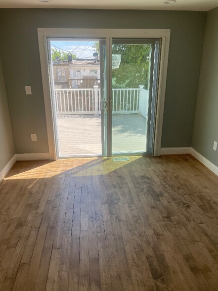 Building Photo - 3819 Mt Pleasant Ave