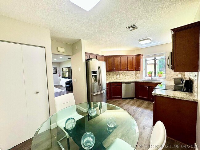 Building Photo - 5135 Floria Dr