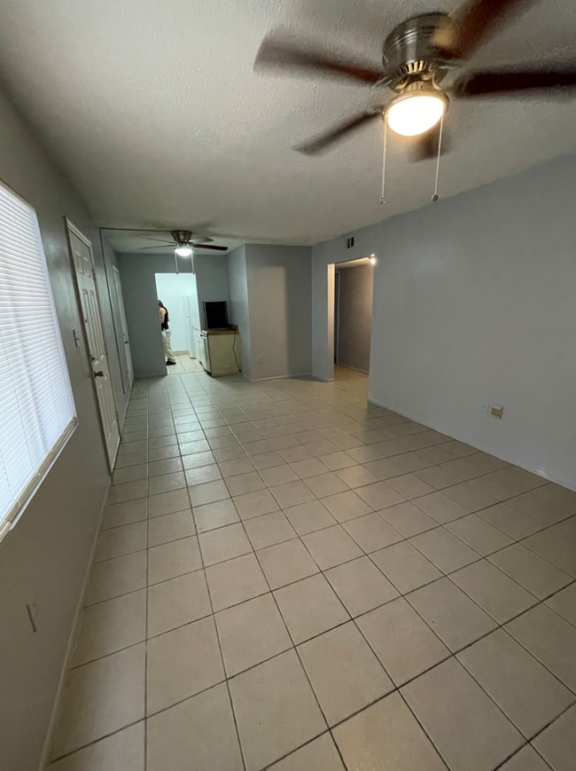 Building Photo - 914 SW 8th Ave