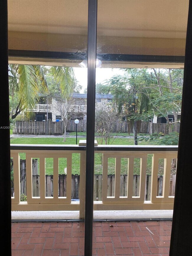 Building Photo - 8761 SW 137th Ave