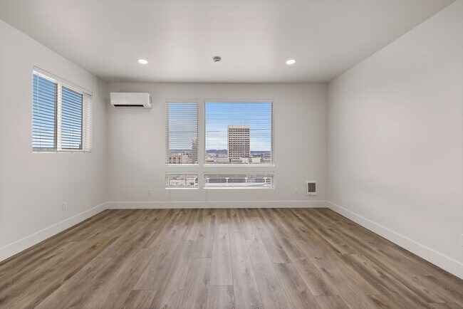 Building Photo - New Construction DownTown Tacoma - Great CityScape Views!