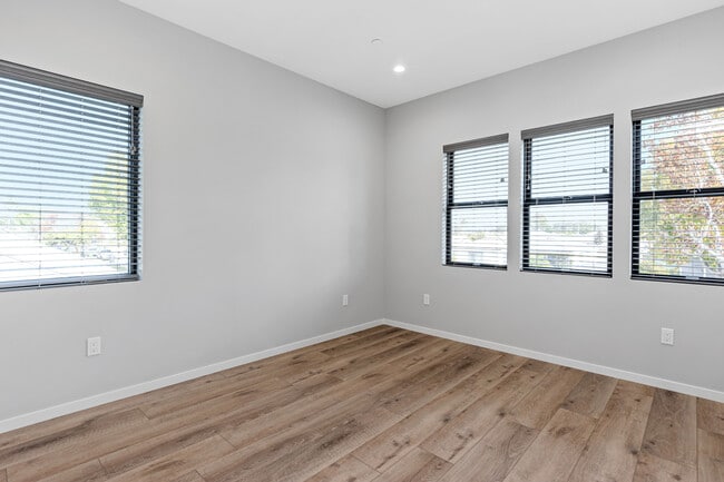 Building Photo - 15521 Patronella Ave