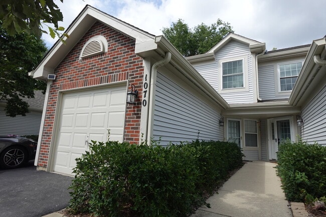 Primary Photo - 1070 Woodhill Ct