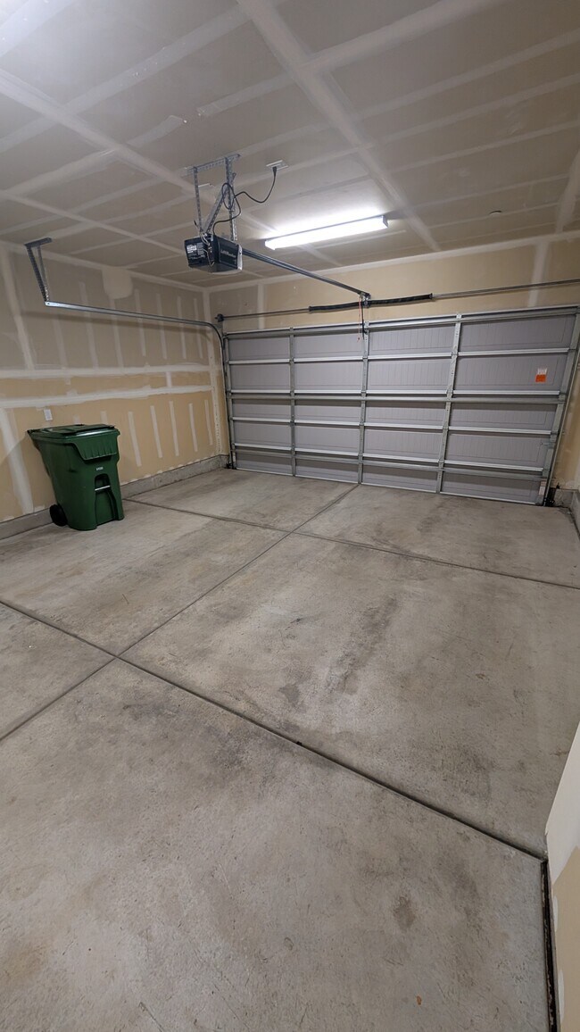 Building Photo - 1156 Montevideo Cir