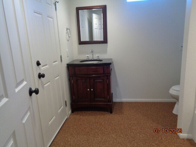 Building Photo - Charming Quartz Hill Guest House