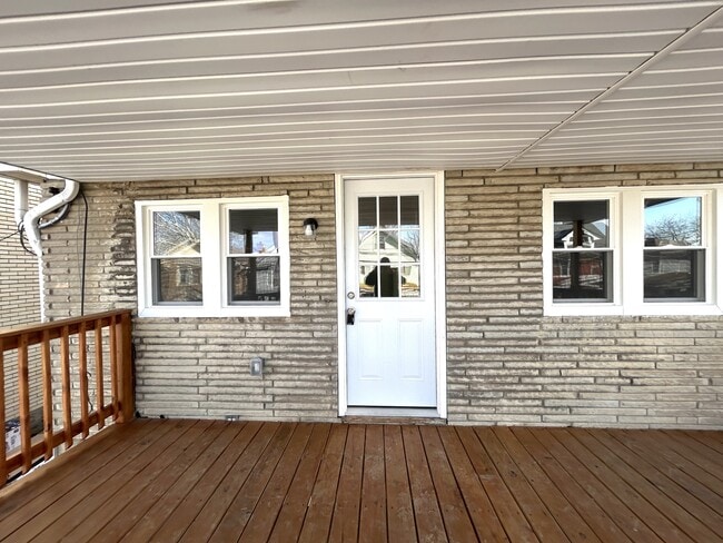 Building Photo - 1337 Methyl St