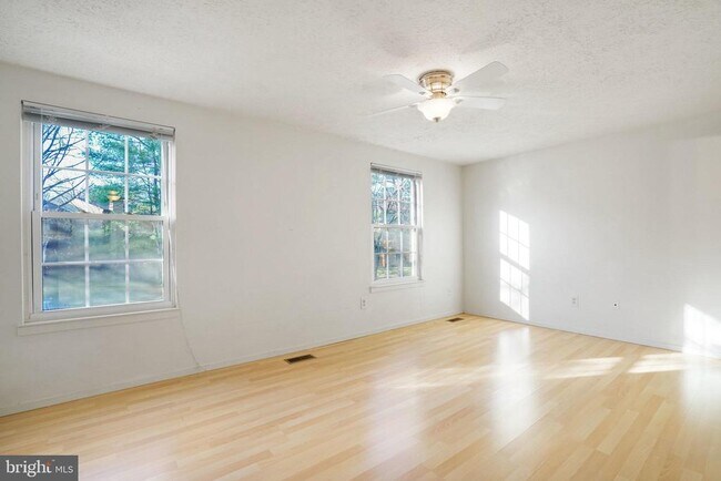 Building Photo - 6515 Field Master Dr