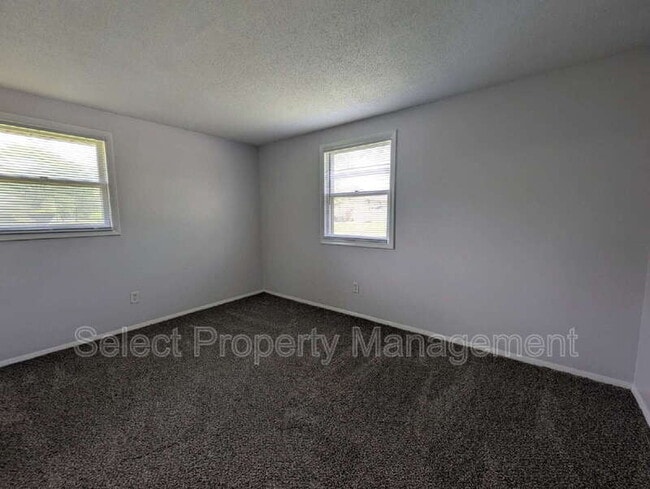 Building Photo - 4130 Thorton Dr