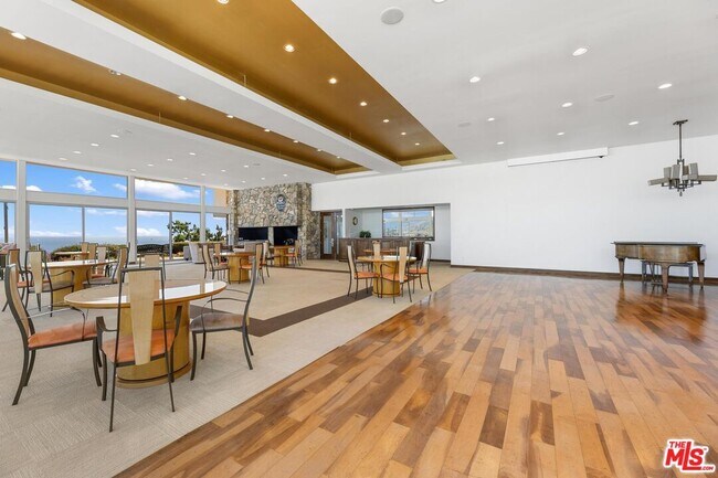 Building Photo - 32646 Coastsite Dr