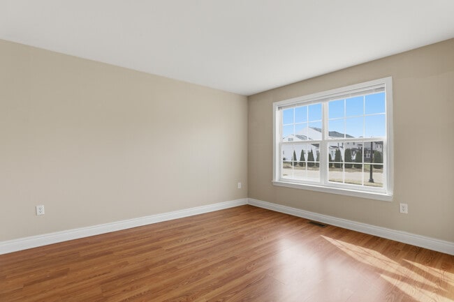 Building Photo - 35900 Abbey Dr