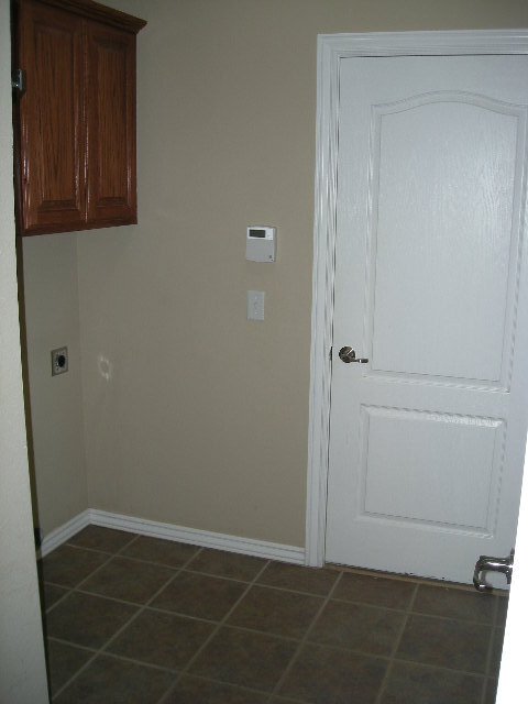 Building Photo - 833 SW 40th St