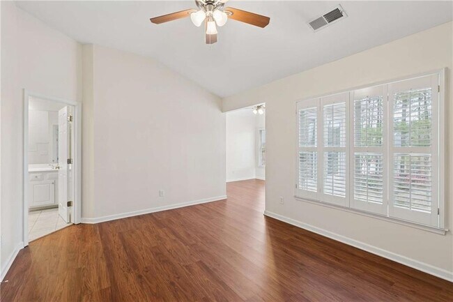 Building Photo - 610 Vinings Estates Dr SE