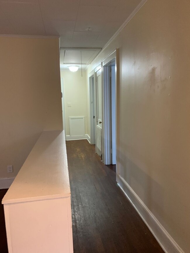 Building Photo - 225 Pine St