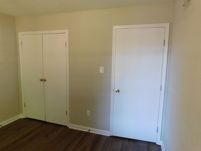 Building Photo - 6510 Heather Rd