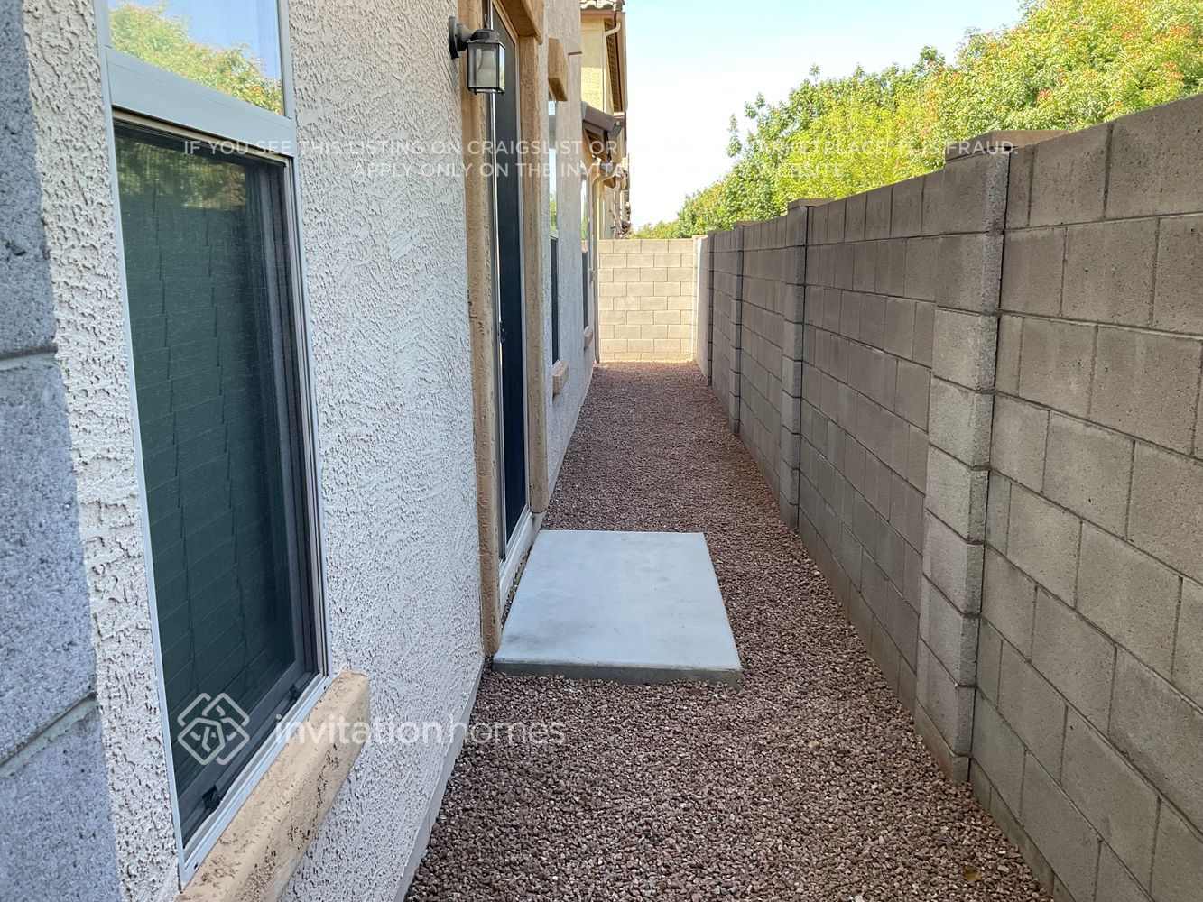 Building Photo - 1453 S Ponderosa Dr