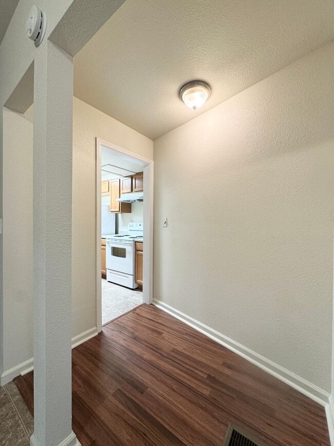 Building Photo - OL2441