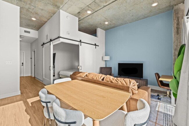 Building Photo - 605 N 12th St