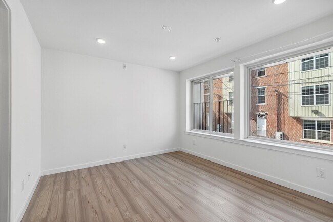 Building Photo - 1338 N 15th St