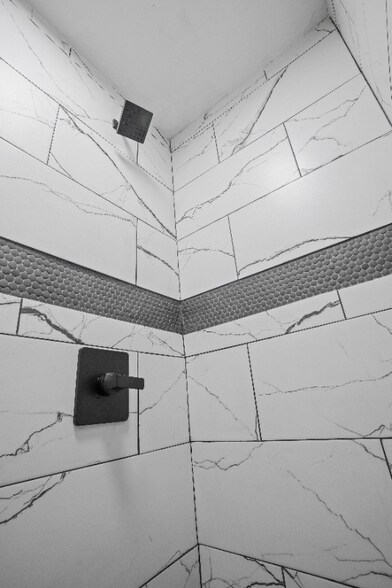 Building Photo - 513 Manor Dr