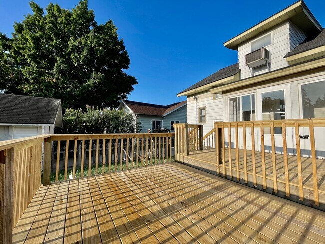 Building Photo - Four Bedroom Home in Wyoming