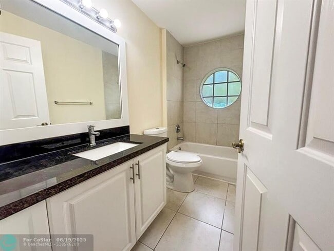 Building Photo - 3118 Coral Ridge Dr