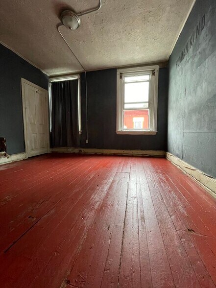 Building Photo - 1240 W Hazzard St