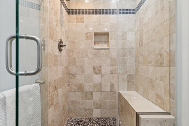 Building Photo - 1228 Catharine St