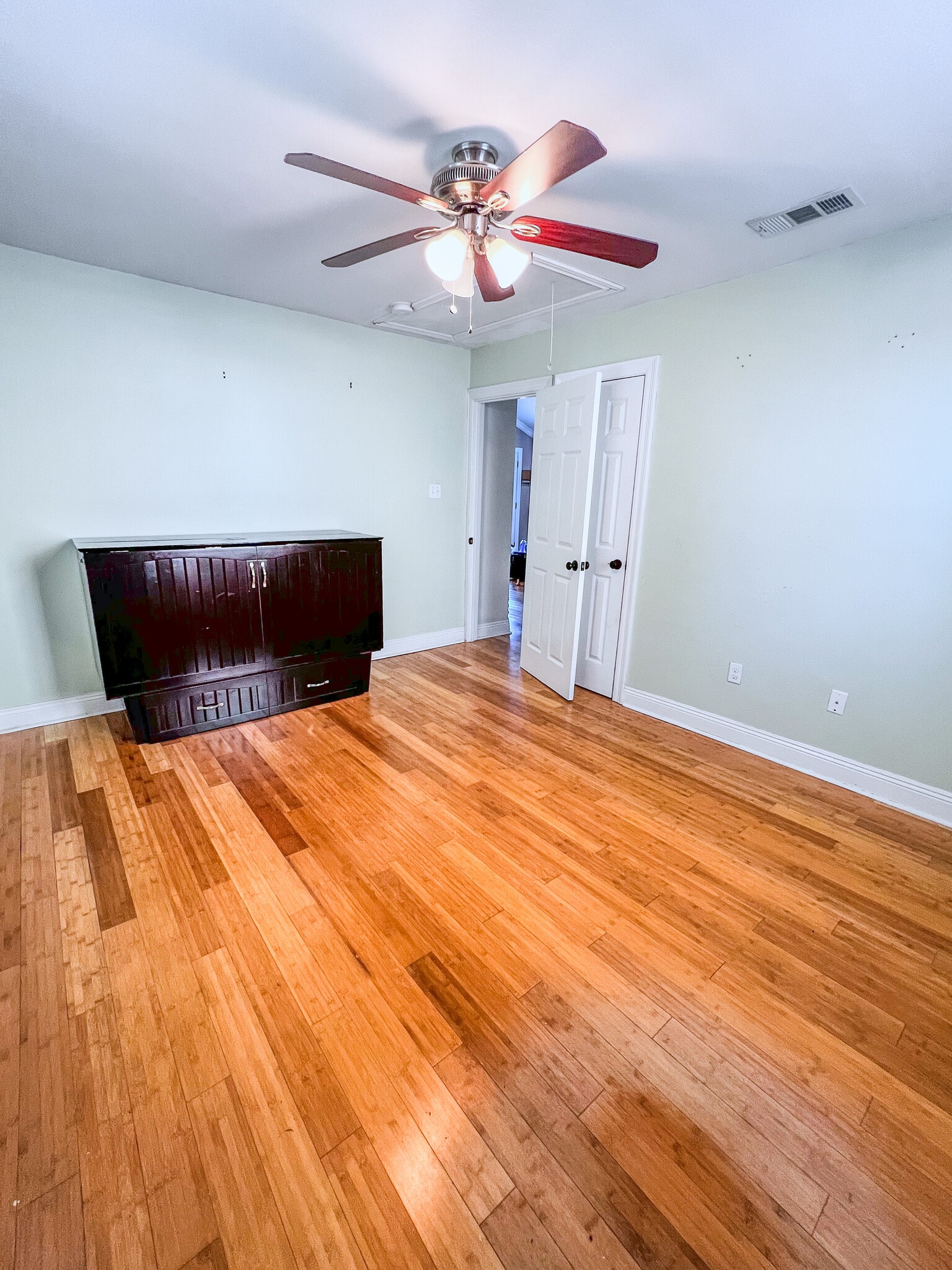 Third bedroom - 5717 Pasteur Blvd