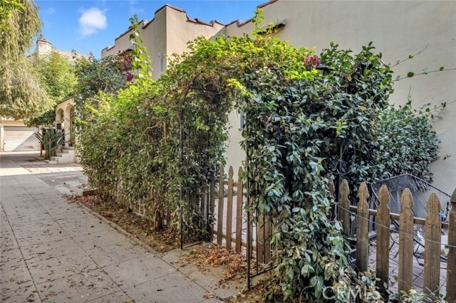 Building Photo - 477 E Del Mar Blvd